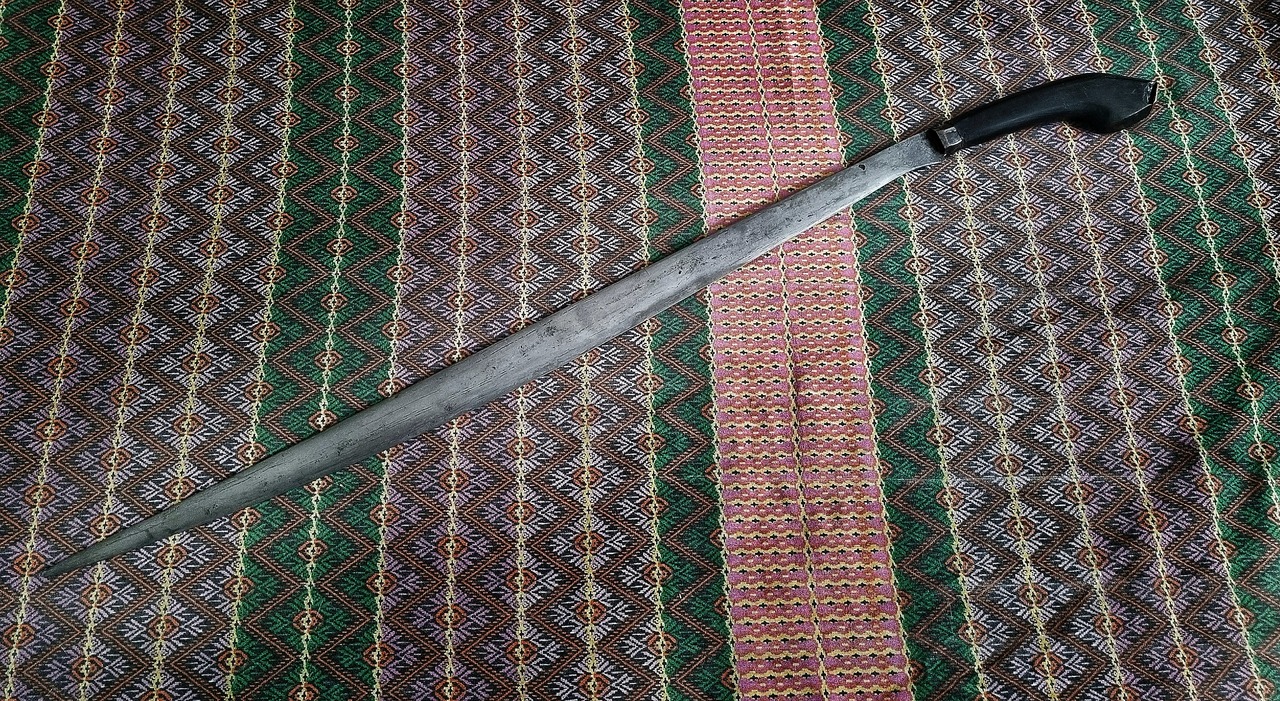 Antique luzon blade need help in identifying - Ethnographic Arms