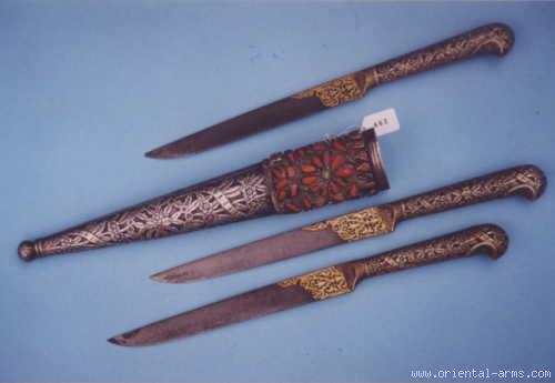 Name:  Ottoman triple knives-1.jpg
Views: 8356
Size:  16.7 KB