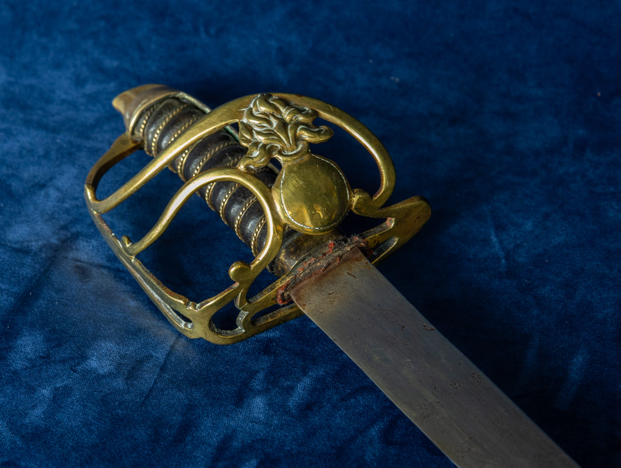 Name:  Grenadier Officers' Sabre  Petite Montmorency 09.jpg
Views: 11629
Size:  962.7 KB