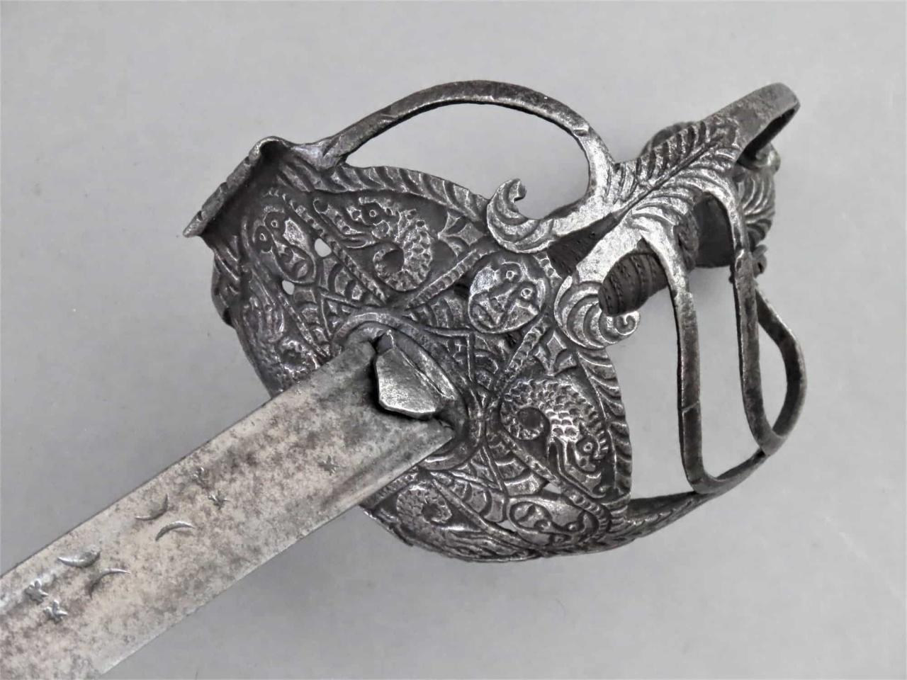 Name:  002 - English Civil War Period Mortuary Sword 17.jpg
Views: 1203
Size:  122.2 KB