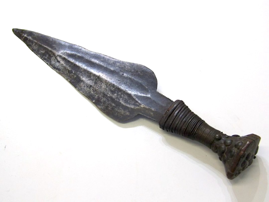 Name:  19th C Congo knife-1.jpg
Views: 1096
Size:  73.9 KB
