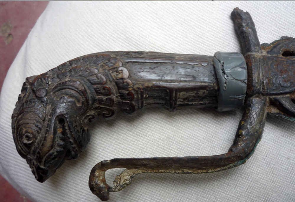 Ethnographic Arms & Armour Sinhala / Sri Lankan Swords?